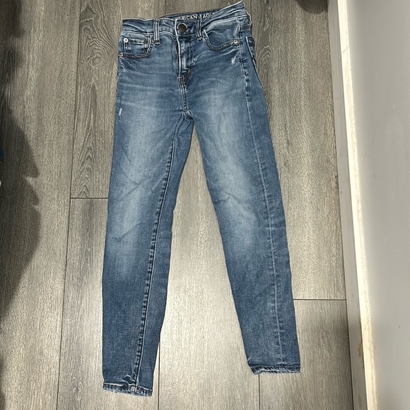 American Eagle Outfitters Denim - AE skinny semi-ripped high waisted jeans. Size 00 x-short